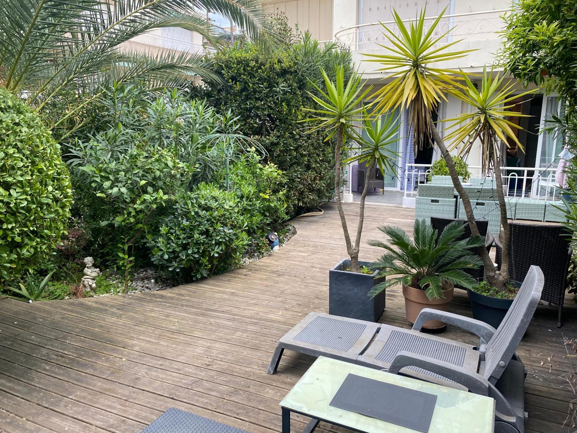 Only 60M To The Beach, 2 Bedroom Cozy Apartment, 80M2 Big Garden, Very Central 戛纳 外观 照片