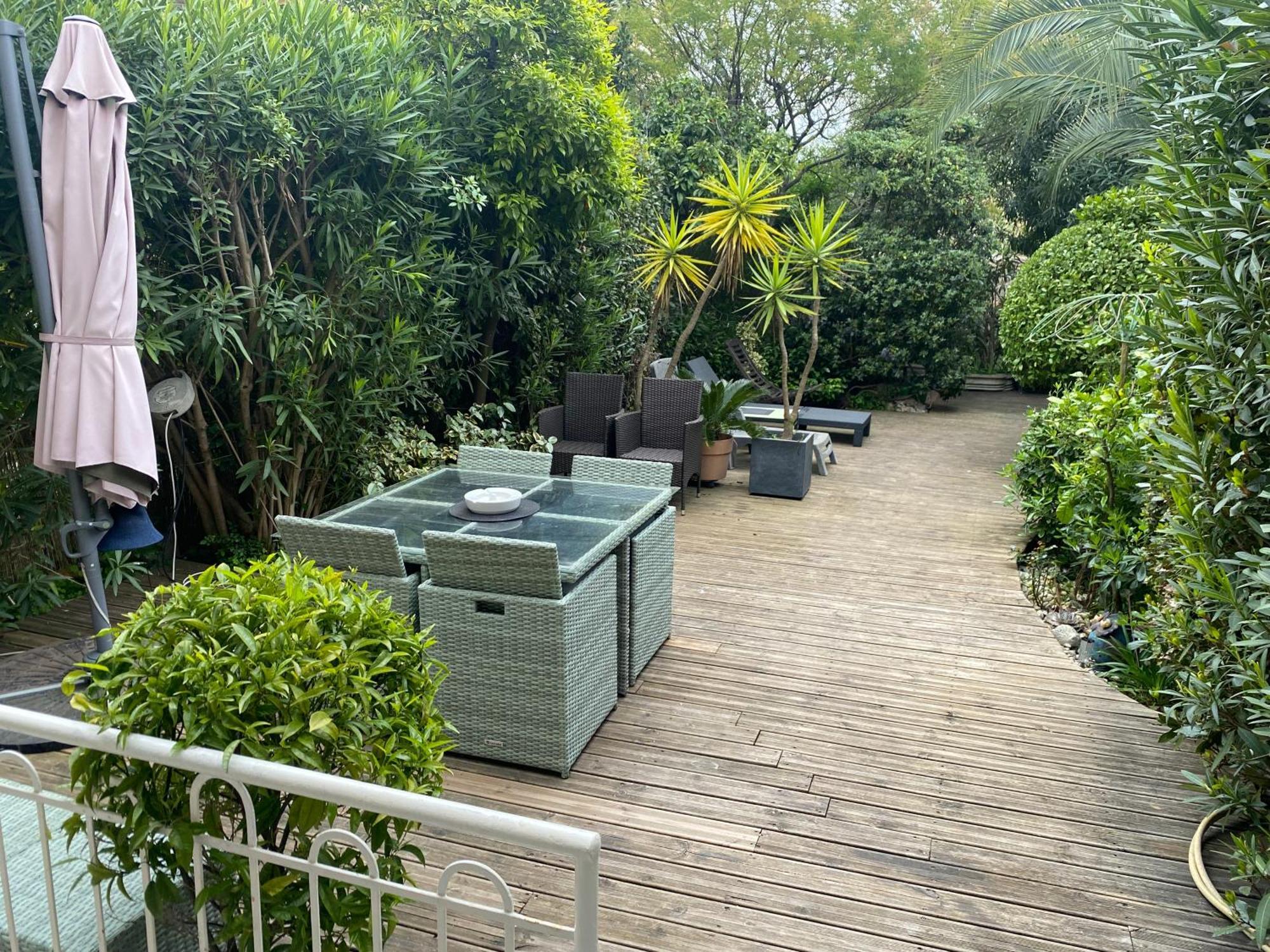 Only 60M To The Beach, 2 Bedroom Cozy Apartment, 80M2 Big Garden, Very Central 戛纳 外观 照片